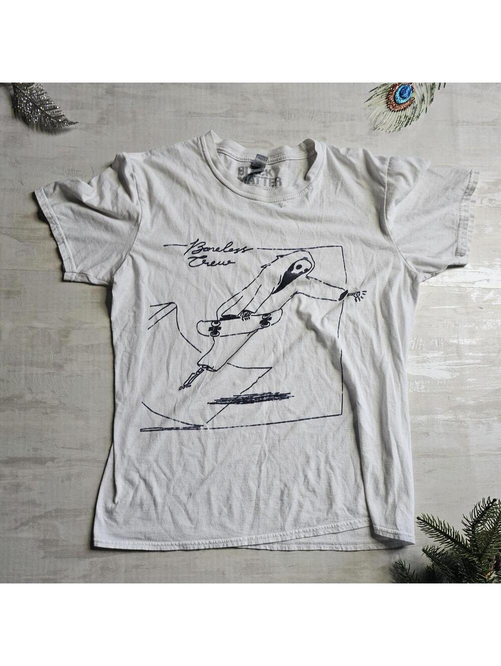 Boneless Crew white graphic t shirt Title: